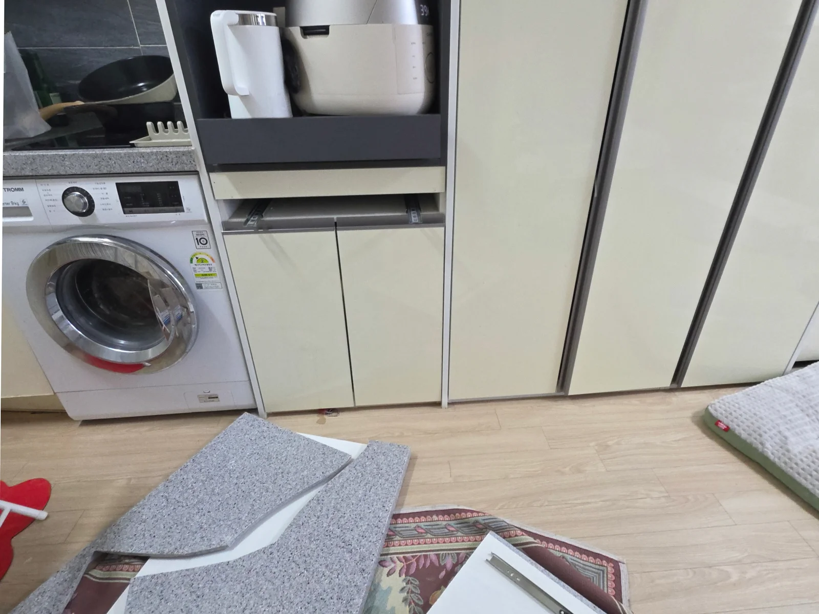 안양 인출식 식탁 인조대리석 파손 복원 후기 시공 전